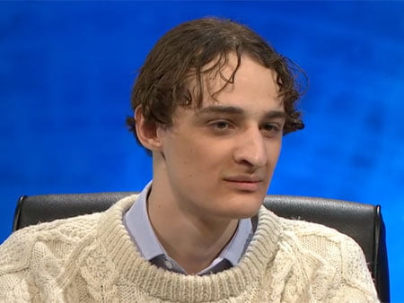 Φοβερό βίντεο: Βρετανός φοιτητής εντυπωσιάζει μιλώντας άψογα Αρχαία Ελληνικά!!!