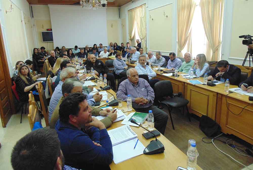 Σε εξέλιξη το Περιφερειακό Συμβούλιο Κρήτης