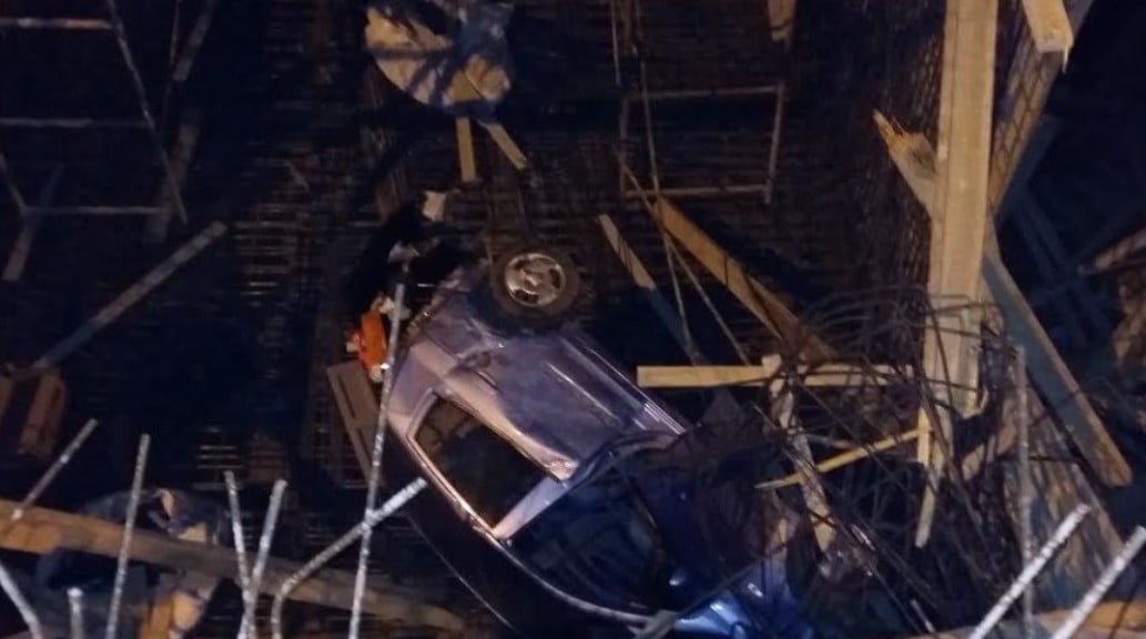 Βουτιά θανάτου στον Καβρό| Γερμανός έπεσε με το αμάξι του σε βάθος 10 μέτρων