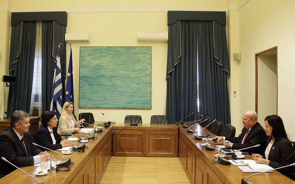 Συνάντηση Βαγιωνάκη με τον πρέσβη του Περού Jorge Eduardo Morey