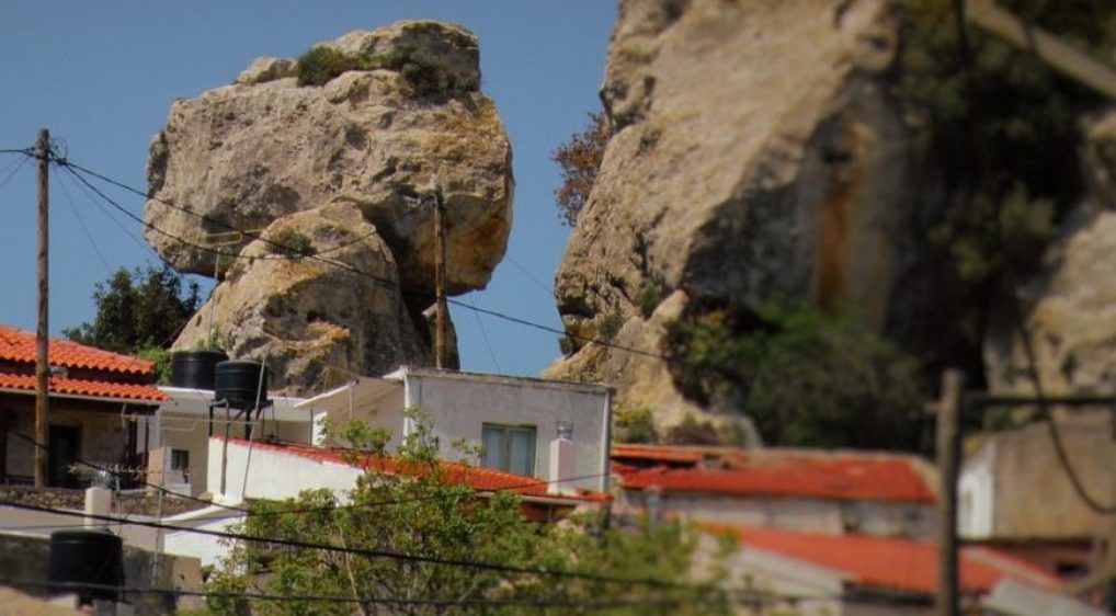 Δε φοβούνται να τους έρθει ο ουρανός στο κεφάλι (video)