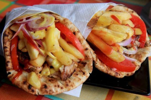 souvlaki Γιατί ακριβαίνει το σουβλάκι: Πόσο κοστίζει σήμερα το αγαπημένο έδεσμα των Ελλήνων