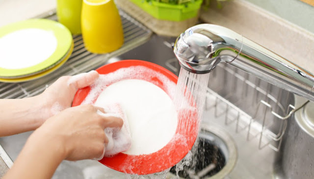 Αυτό πρέπει να κάνετε αφού πλύνετε τα πιάτα σας!