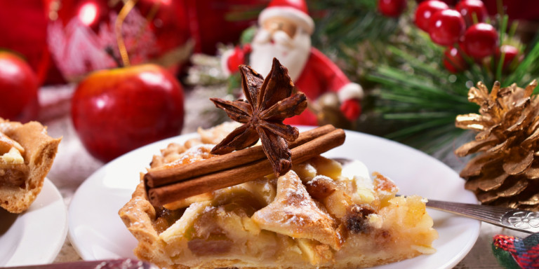 pita-asteroidis-kanela πατροπαράδοτες εορταστικές συνταγές -Πώς φτιάχνουμε «κεντητό» Χριστόψωμο, πασπάλα και κρεατόπιτα με φλουρί