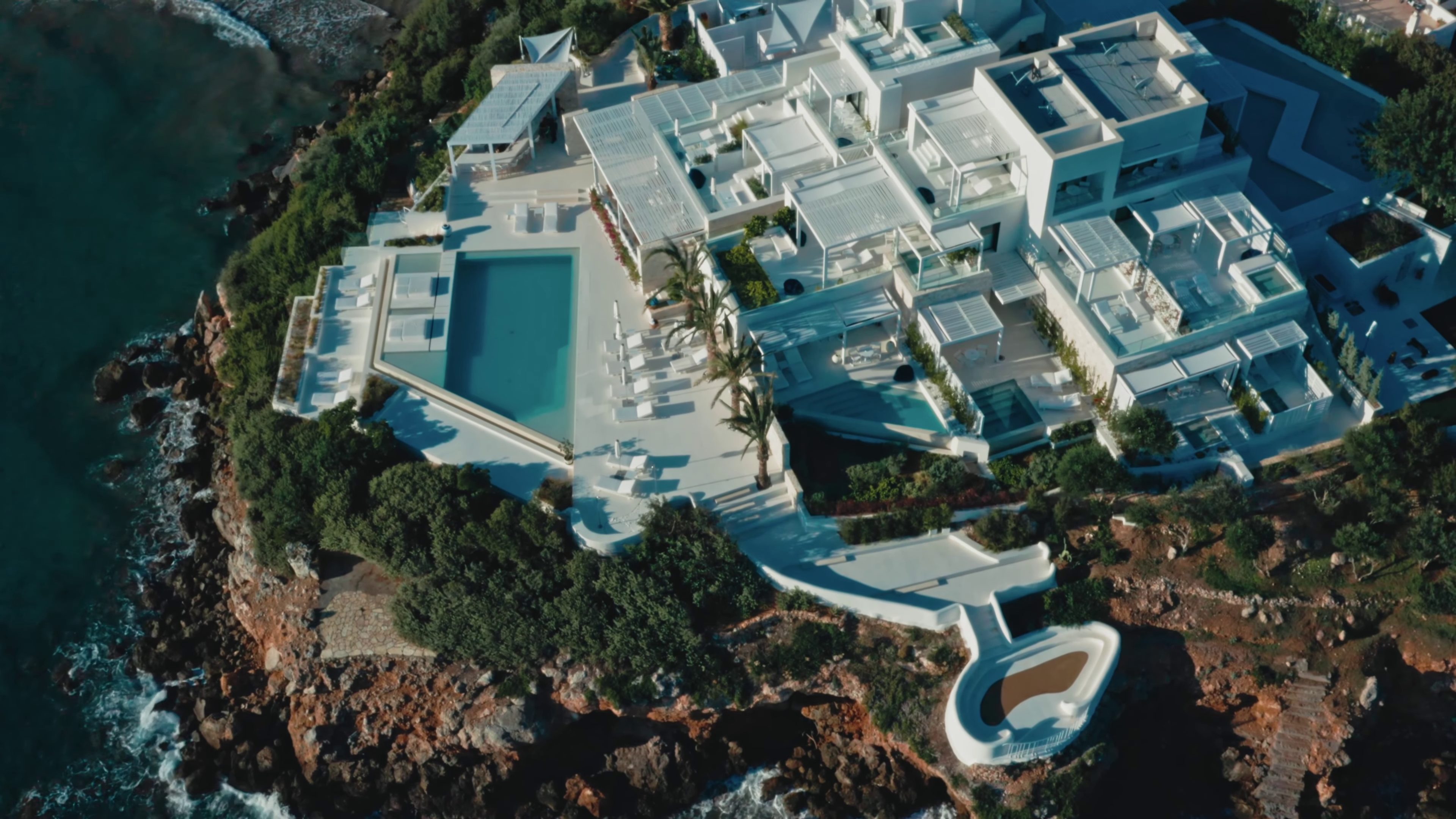 sothebys-greece-lile-2021-04-09_20-29-36_348949-scaled Σπιταρόνα