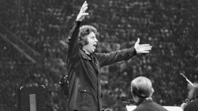 MikisTheodorakis_70-112-680x380