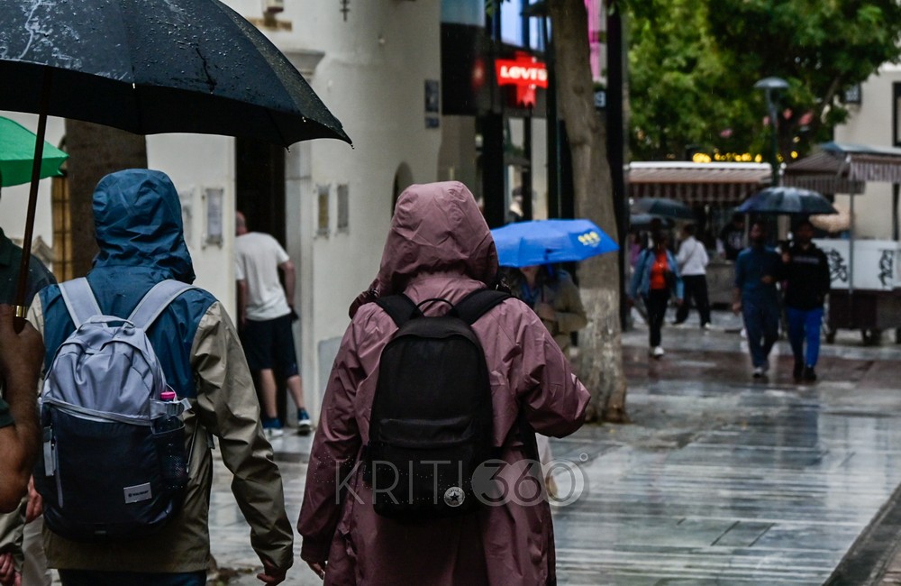 ΒΡΟΧΗ ΣΤΗΝ ΑΘΗNA (ΜΙΧΑΛΗΣ ΠΑΠΑΝΙΚΟΛΑΟΥ/EUROKINISSI)