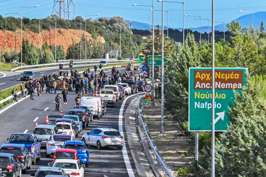 «Δεν κάνουμε σπιθαμή πίσω»-Ομόφωνη απόφαση των αγροτών για κλιμάκωση